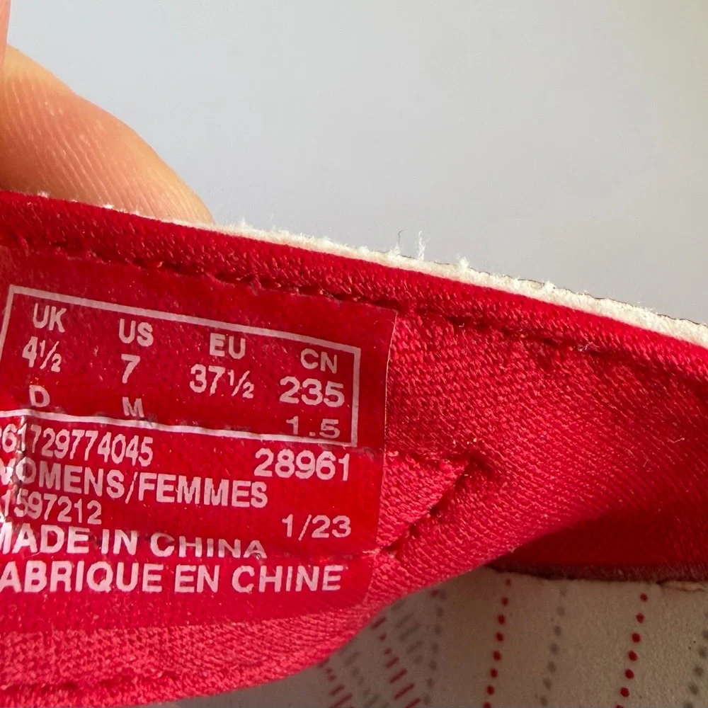 Clarks Red Canvas Strap Flip Flops - Picture 7 of 7